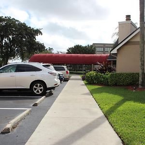 Doral Inn & Suites Miami Airport West